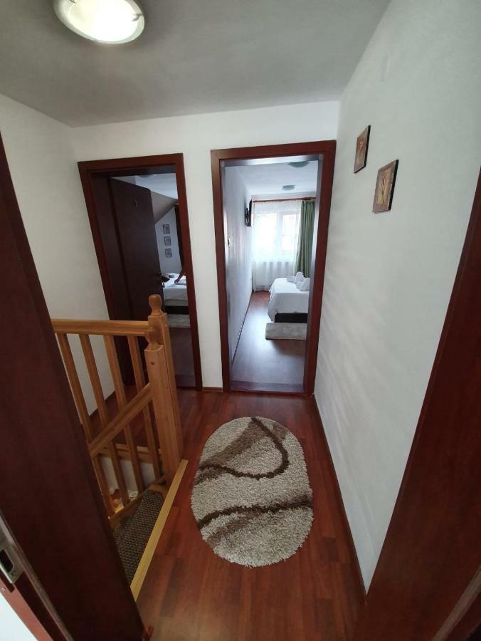 Rîşnov Casa Lucky酒店 外观 照片